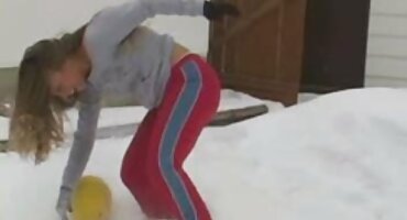 sex squirting Fuck một vũ nữ thoát y phim sex hd hay với một vòi nước rất lớn. Vui mừng về bộ ngực khỏa thân.