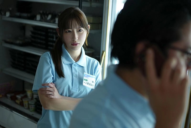 sex teen phá trinh Cô nhân viên xinh đẹp bị hiếp dâm trong lúc cửa hàng mất điện